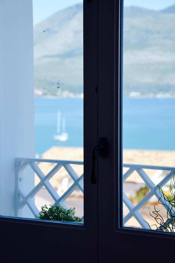 Il Bottone Al Duomo Bed & Breakfast กาเอตา ภายนอก รูปภาพ
