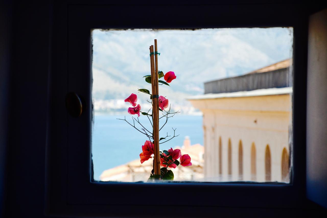 Il Bottone Al Duomo Bed & Breakfast กาเอตา ภายนอก รูปภาพ